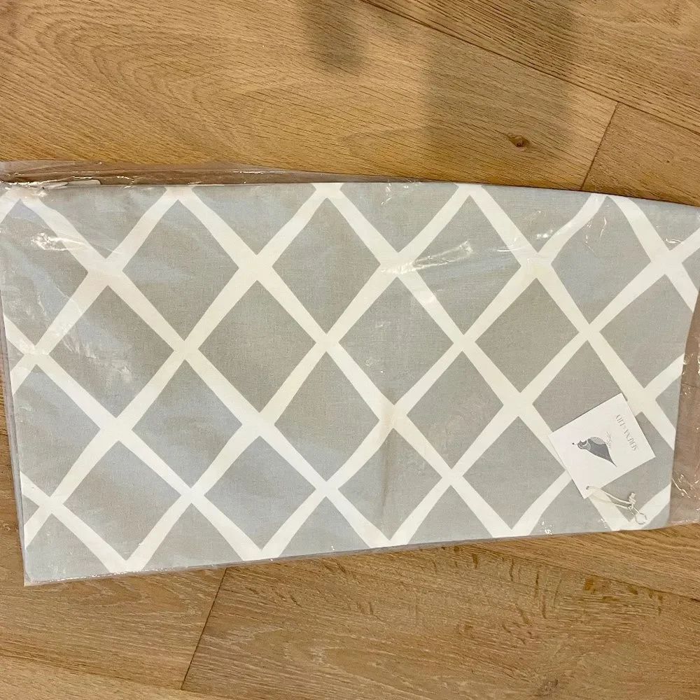Serena & Lily Diamond Lumbar Pillow Cover in Fog *2 Left